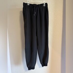 Lululemon On The Fly Jogger (Woven)